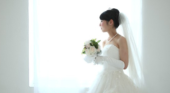 結婚式のプロフィールビデオをムービーメーカーで作ってみよう 無料素材やおすすめ動画も