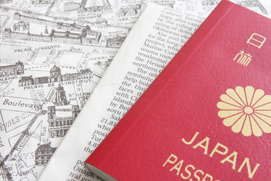 日本からフランスのパリへは飛行機で何時間 航空券の格安チケットの探し方もご紹介