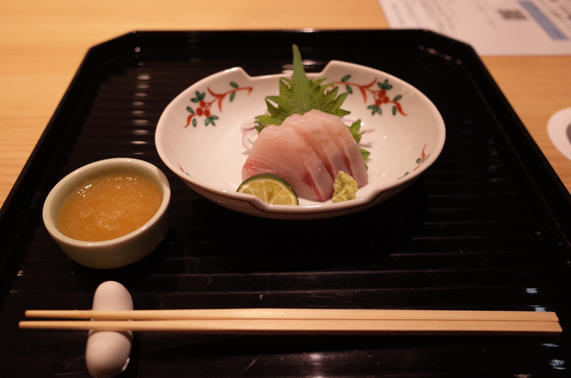 夕食で提供された新鮮なお造り
